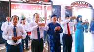 مراسم افتتاحیه صد و هفتاد و پنجمین جشنواره Bà Chúa Xứ Bàu Mướp