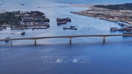 The Cua Viet waterway is silted up, making it difficult for fishermen.