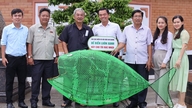 Mise en œuvre du modèle « Green Fish Collects Plastic Waste » en réponse à la Semaine de la mer et des îles du Vietnam 2026.