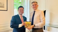 Fremme af det omfattende strategiske partnerskab mellem Vietnam og Frankrig.