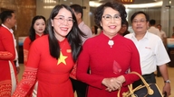Akhbar Nguoi Lao Dong telah menganjurkan satu majlis bagi meraikan ulang tahun ke-7 program "Bangga dengan Bendera Kebangsaan".