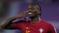 Manchester United führt Gespräche über die Verpflichtung von Rafael Leao, während Chelsea im Werben um Dusan Vlahovic die besseren Karten hat.