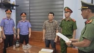 校長が、契約教師から賄賂を強要して教職を確保した疑いで逮捕された。