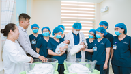 Multidisciplinární spolupráce vedla k zázraku při resuscitaci dvojčat narozených ve 27. týdnu a 5. dni v nemocnici PhenikaaMec.