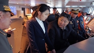 Kim Jong-un sigter mod at bygge 10.000 tons destroyere og udvikle 'hemmelige undervandsvåben'.