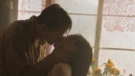 Hudební video Toc Tiena: Je velmi filmové, nebo používá příliš mnoho provokativních scén, které rozptylují pozornost?