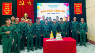Ấm áp đêm sinh nhật đồng đội