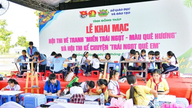 Hampir 250 orang kanak-kanak telah menyertai pertandingan melukis "Tanah Buah-buahan Manis - Warna-warna Tanah Air".