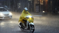 With the arrival of the Northeast monsoon, the North experiences heavy rain, while the Central region sees an end to its heatwave.