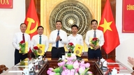 Thanh Hoa-provinsen tillkännager och presenterar beslut om förflyttning och utnämning av många nyckeltjänstemän.