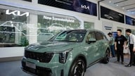 THACO lanserar nya Kia Sorento HEV, vilket ökar konkurrenskraften i takt med att hybridfordonsmarknaden hettar upp.