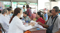 Offrir des consultations médicales et des médicaments gratuits aux habitants des communes insulaires de Hô Chi Minh-Ville.