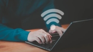 ثلاثة إعدادات تحتاج إلى تغييرها لحماية شبكة الواي فاي الخاصة بك من المتسللين.
