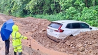 Lai Chau: Heftige Regenfälle verursachen Erdrutsche auf vielen wichtigen Straßen.