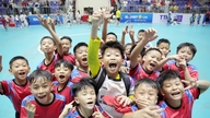 As equipes infantis de Nghia Dan, Quynh Luu e Quan Thanh venceram com folga; Tan Ky protagonizou uma virada espetacular.