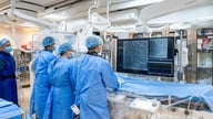 O Hospital Hoan My Saigon implementou a tecnologia de substituição da válvula aórtica por cateter (TAVR), abrindo oportunidades para tratamento minimamente invasivo para pacientes cardiovasculares.