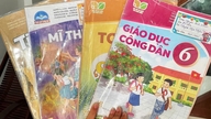 Sebuah komunitas di Da Nang menyerukan donasi berupa buku teks dan beasiswa untuk siswa kurang mampu.