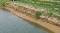 ボ川沿いの土砂崩れに対する懸念。