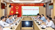 Președintele Comitetului Popular Provincial, Phan Huy Ngoc, lucrează cu Societatea pe Acțiuni Nam Cuong Ha Giang.
