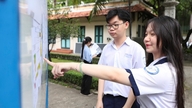 Over 142.000 studerende i Ho Chi Minh City er begyndt at tilmelde sig til gymnasieeksamenen.
