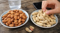 Kacang tanah dan almond sama-sama baik untuk jantung: Manakah pilihan nomor satu?
