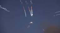 סרטון: איראן מגיבה, טילים יורדים על סדרה של בסיסים אמריקאים במזרח התיכון.
