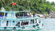 Reglering av obehöriga turistrutter och flytande turistbåtar i skärgårdarna Nam Du och Hon Son.