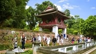 Good news: Vietnam's tourism industry welcomes a record number of international visitors.