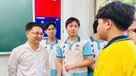 호찌민시 지도자들은 2026년 고등학교 졸업시험 시작을 앞두고 학생들을 격려했다.