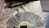 کیف دستی حاوی ۲۵ میلیون دونگ ویتنامی و یک گذرنامه که در قطار جا مانده بود را برگردانید.
