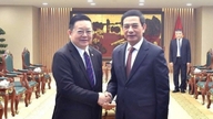 Başbakan Yardımcısı Phan Van Giang, ASEAN Genel Sekreteri Kao Kim Hourn'u kabul etti.