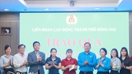 សហជីព​ពាណិជ្ជកម្ម​ដុងណៃ​ចុះ​សួរសុខទុក្ខ និង​ចែក​អំណោយ​ដល់​សមាជិក​សហជីព​ដែល​កំពុង​ជួប​ប្រទះ​នឹង​ស្ថានភាព​លំបាក ឬ​មាន​ជំងឺ​ធ្ងន់ធ្ងរ។