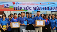 Thai Nguyen menggerakkan beribu-ribu sukarelawan untuk menyokong pelajar semasa musim peperiksaan.