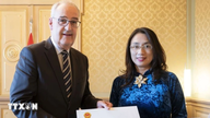 Úsilí o podporu dobrých bilaterálních vztahů mezi Vietnamem a Švýcarskem.