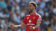 Manchester United e o dilema de Bruno Fernandes: Quando Michael Carrick é forçado a poupar seu incansável jogador.