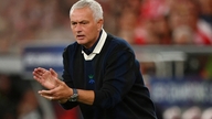 Real Madryt podpisuje 3-letni kontrakt z Mourinho, nadając Papieżowi specjalny tytuł.