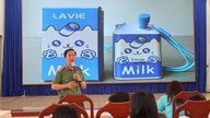 La policía de Ciudad Ho Chi Minh advierte a los estudiantes que tengan cuidado con las drogas disfrazadas de cigarrillos electrónicos.