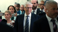 O bilionário Bill Gates afirma ter sido pressionado por Jeffrey Epstein por meio de seus casos extraconjugais.