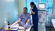 Berita hiburan 24 jam: Keadaan kesihatan Siu Black yang membimbangkan, Phuong Oanh berkongsi kegembiraannya selepas dugaan itu.