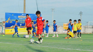 Em busca de novos talentos no cenário do futebol amador.