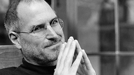 Hvornår var Steve Jobs næsten ved at forlade Apple for at blive munk?