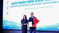 Untuk pertama kalinya, Kota Ho Chi Minh menganugerahkan Sertifikat Perusahaan Sains dan Teknologi - Pertanian Berteknologi Tinggi kepada Perusahaan GreenNode.