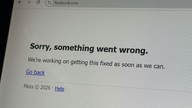 פייסבוק קורסת בקנה מידה גדול.