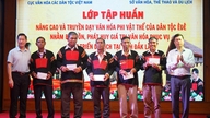 Memberdayakan para perajin untuk mewariskan warisan budaya masyarakat Ede.