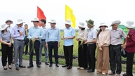 Dezvoltarea producției de orez VietGAP legată de acorduri de răscumpărare a produselor: o direcție sustenabilă pentru agricultura din Hanoi.