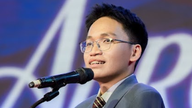 Vietnamesisk mannlig student vinner stipend verdt nesten 10 milliarder VND ved NYU Abu Dhabi.
