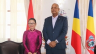 Ambassador Tran Thi Thu Thin presents her credentials to the President of the Republic of Seychelles.
