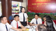 Bölge 5 Halk Mahkemesi - Thai Nguyen Parti hücresi, Dinh Hoa Devrimci Üssü bölgesinde tematik bir toplantı düzenledi.