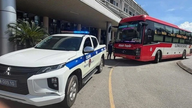 Quang Tri: Trafikpoliti hjælper gravid kvinde i fødsel sikkert frem til hospitalet.