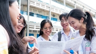 Examen de graduación de bachillerato: Los estudiantes dicen que la química es fácil, pero la física es difícil, con muchos tipos de preguntas que nunca antes habían visto.